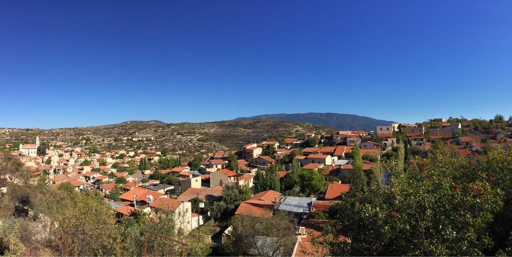 Apokryfo Traditional Guesthouse Lofou Exterior photo